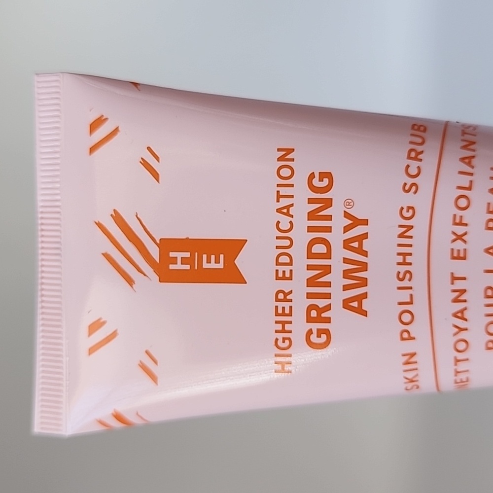 Higher Education Grinding Away Skin Polishing Scrub - Picture 2 of 8